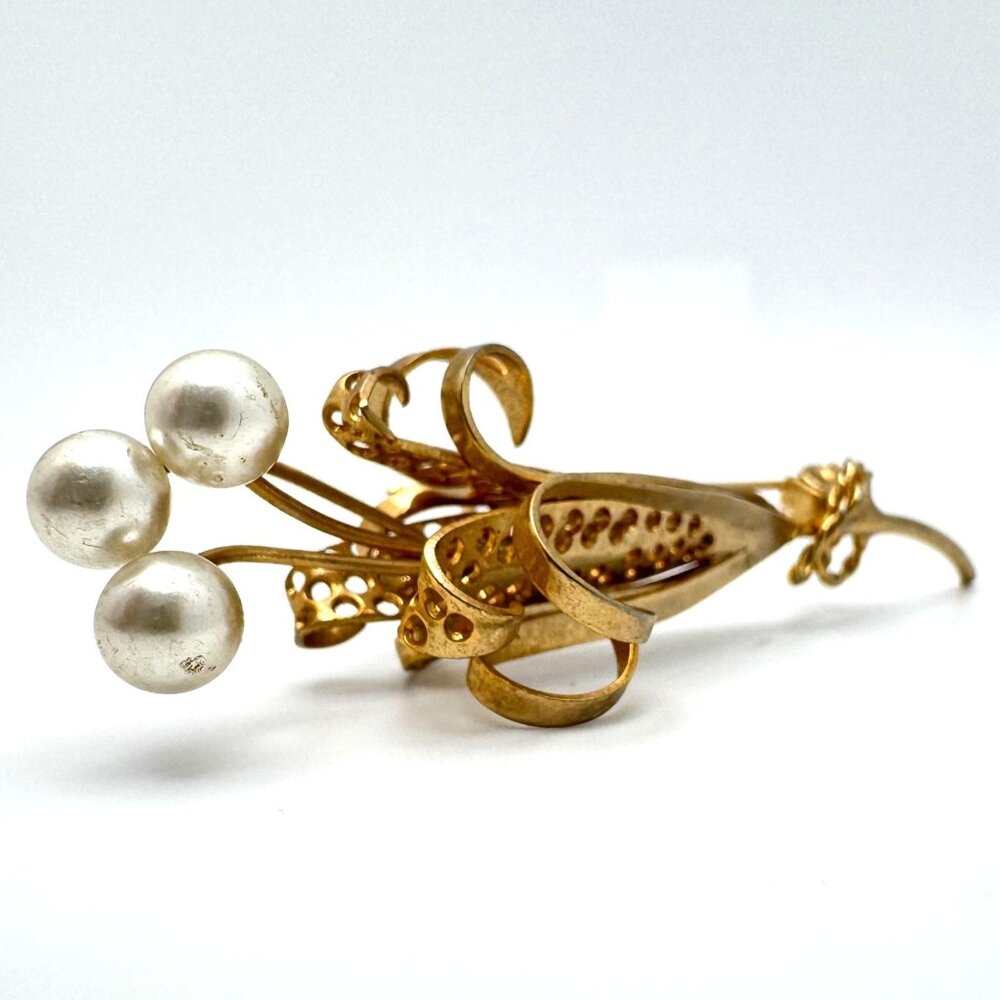 Gold Tone Floral Brooch Pin Faux Pearl Accents Vintage Filigree Details
